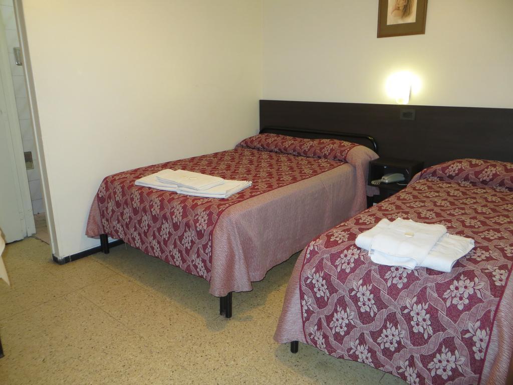 Hotel Margal Мендоса Екстериор снимка